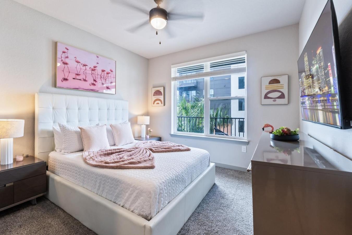 Tropicana Field 2 Bed In Dwtwn With Free Parking Διαμέρισμα Αγία Πετρούπολη Εξωτερικό φωτογραφία