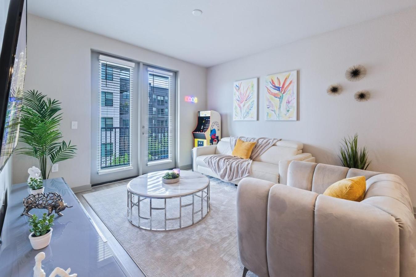 Tropicana Field 2 Bed In Dwtwn With Free Parking Διαμέρισμα Αγία Πετρούπολη Εξωτερικό φωτογραφία