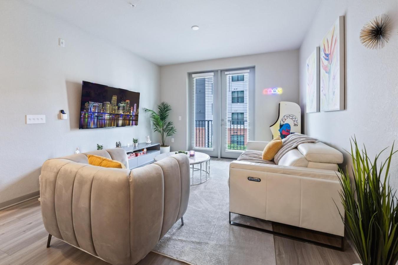 Tropicana Field 2 Bed In Dwtwn With Free Parking Διαμέρισμα Αγία Πετρούπολη Εξωτερικό φωτογραφία