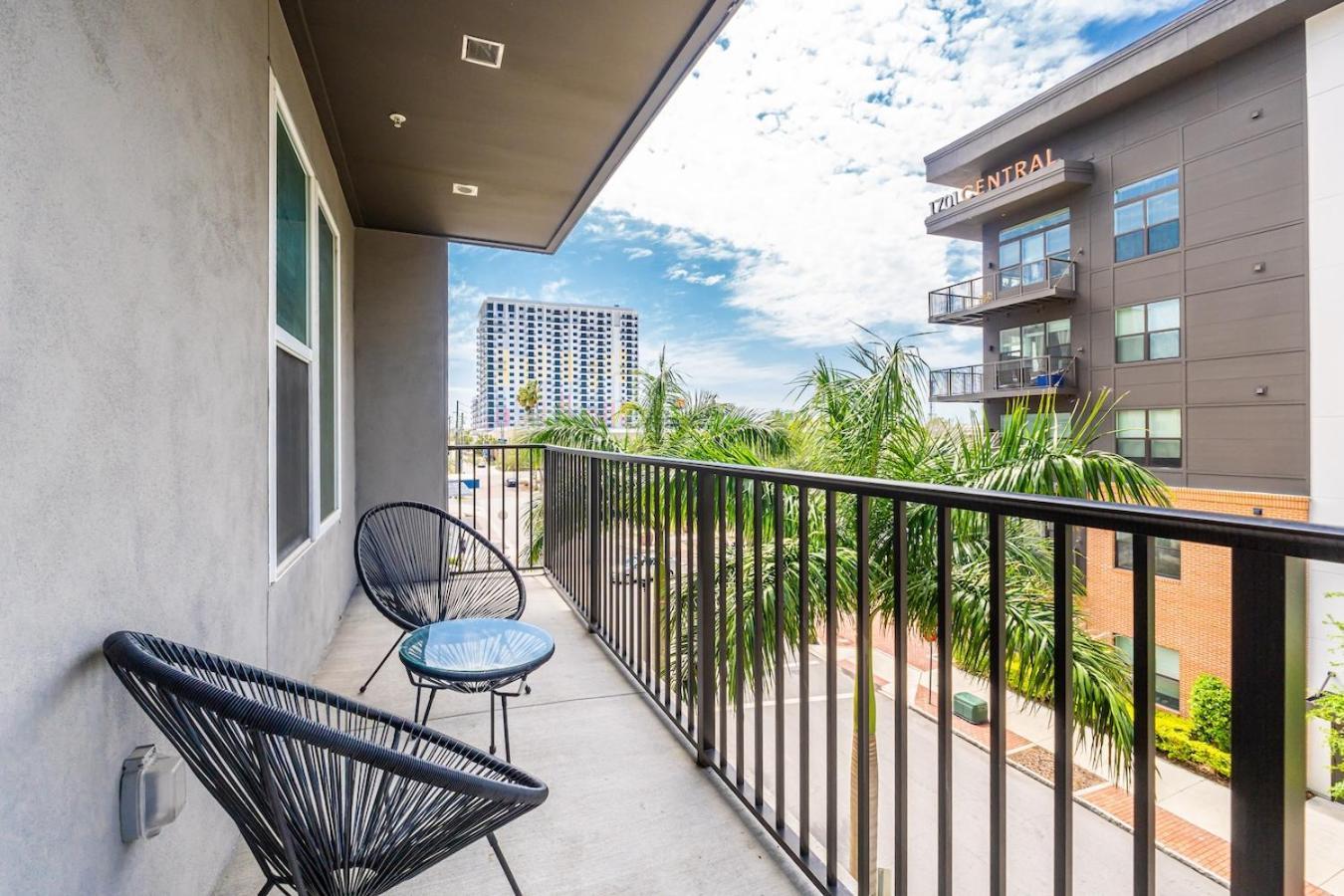 Tropicana Field 2 Bed In Dwtwn With Free Parking Διαμέρισμα Αγία Πετρούπολη Εξωτερικό φωτογραφία