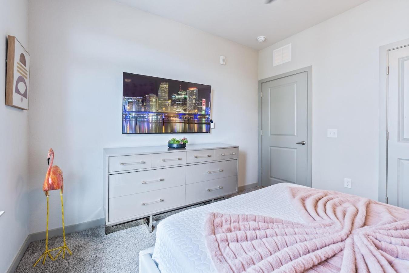 Tropicana Field 2 Bed In Dwtwn With Free Parking Διαμέρισμα Αγία Πετρούπολη Εξωτερικό φωτογραφία