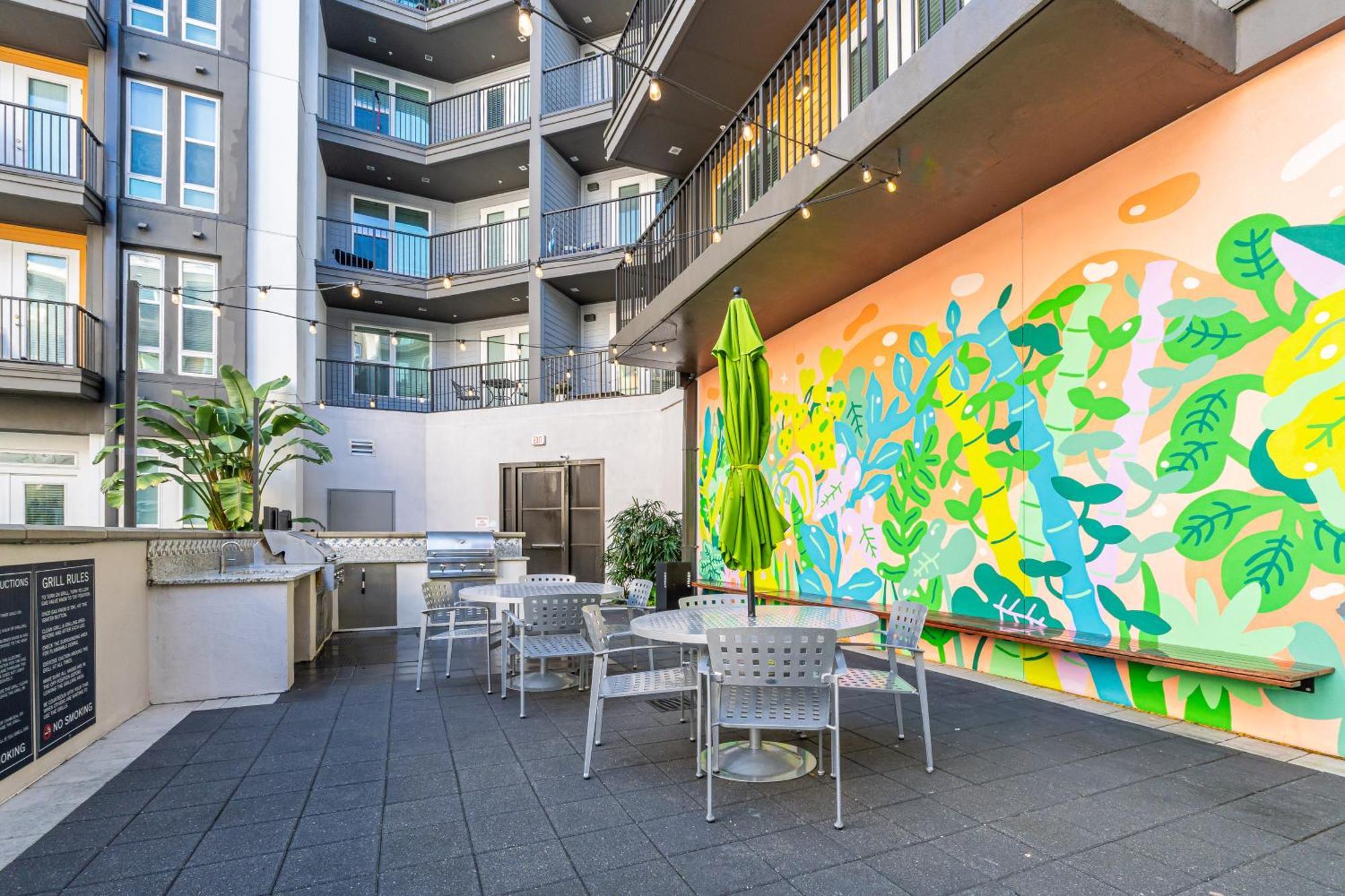 Tropicana Field 2 Bed In Dwtwn With Free Parking Διαμέρισμα Αγία Πετρούπολη Εξωτερικό φωτογραφία