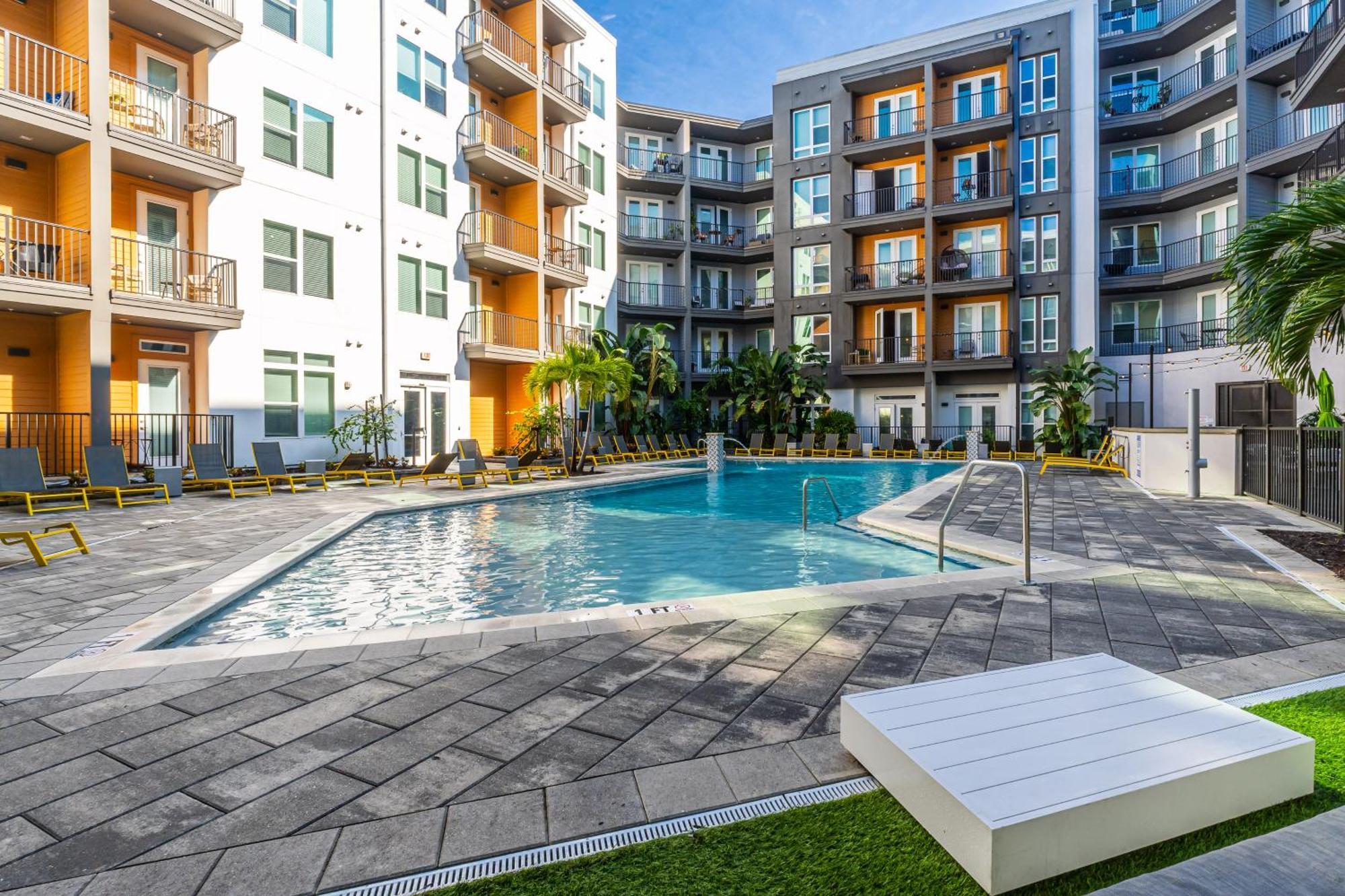 Tropicana Field 2 Bed In Dwtwn With Free Parking Διαμέρισμα Αγία Πετρούπολη Εξωτερικό φωτογραφία